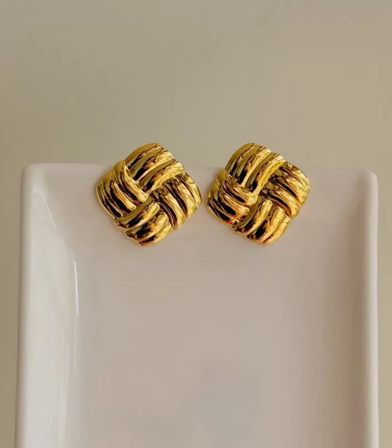 Aretes Woven